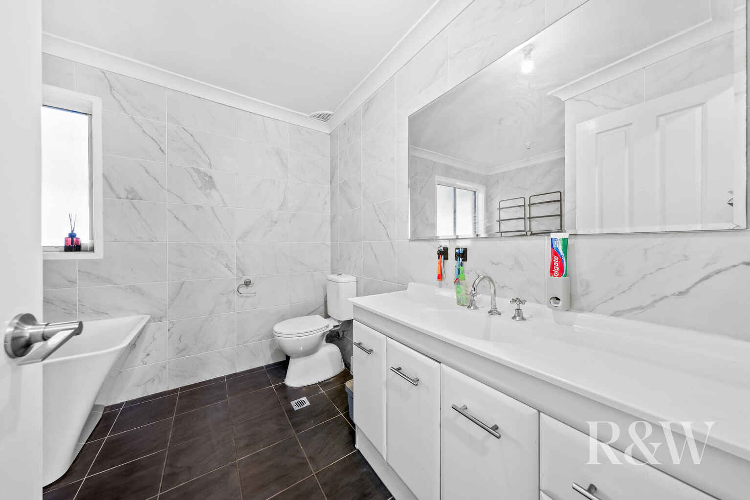 4 BRIERLEY PLACE Eagle Vale