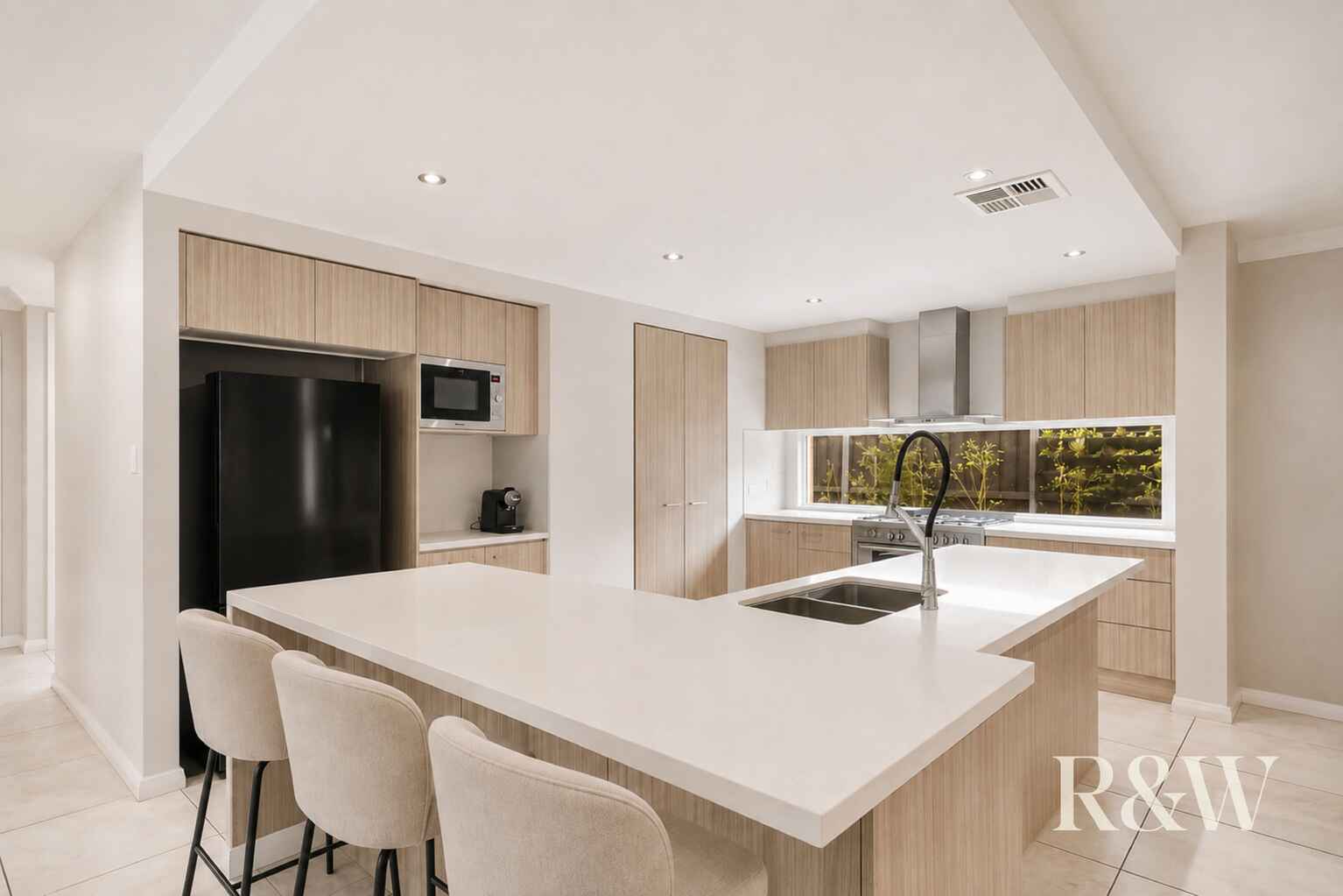 6 DROMEDARY PLACE Macquarie Links