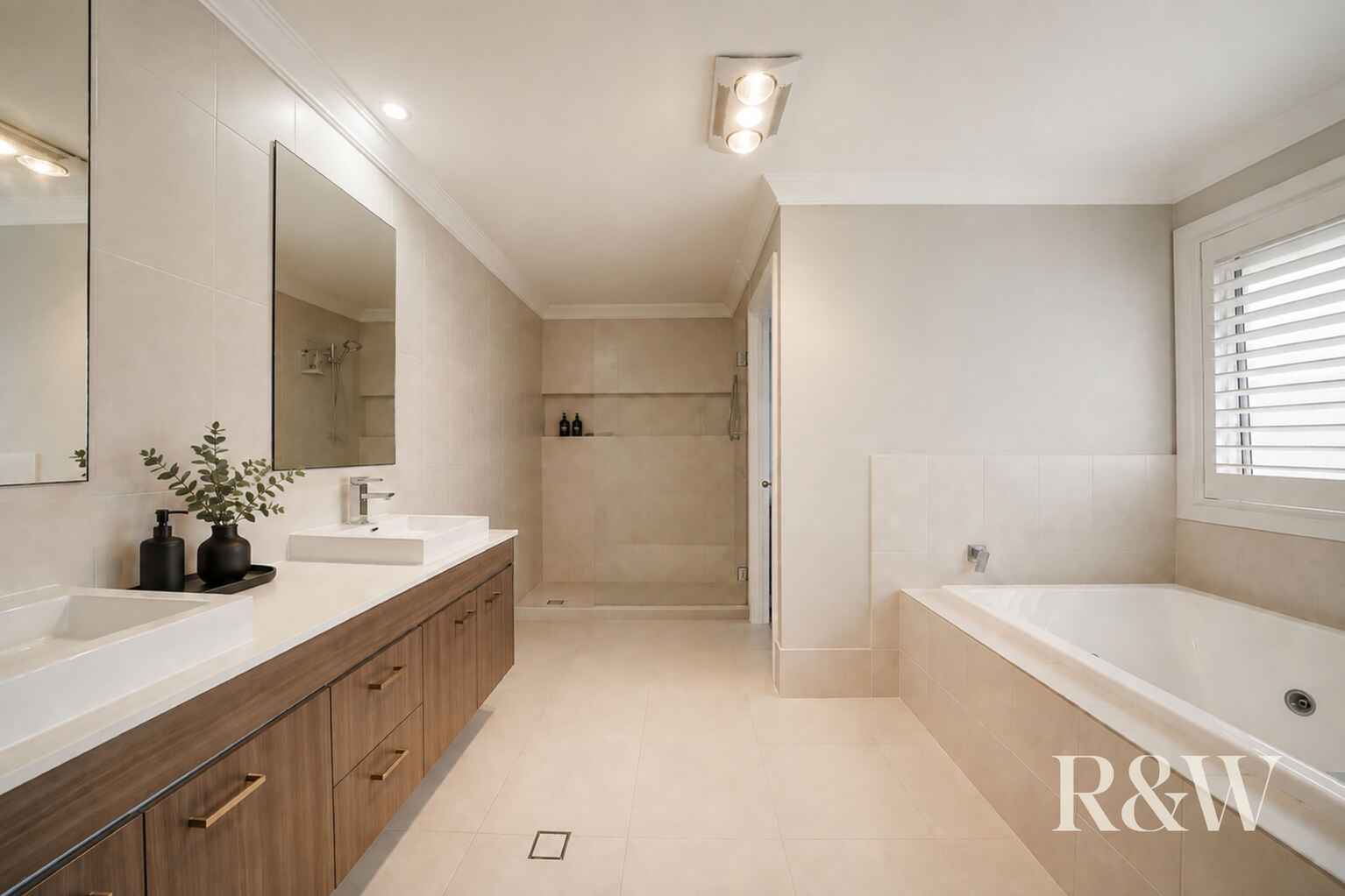 6 DROMEDARY PLACE Macquarie Links