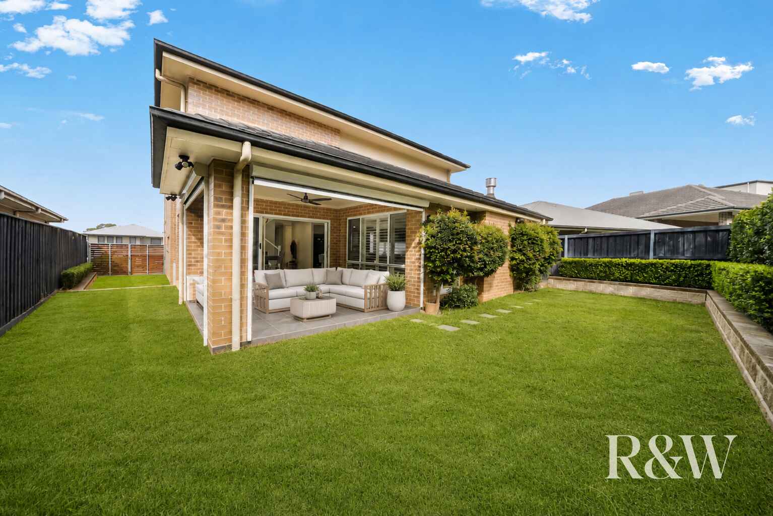 6 DROMEDARY PLACE Macquarie Links
