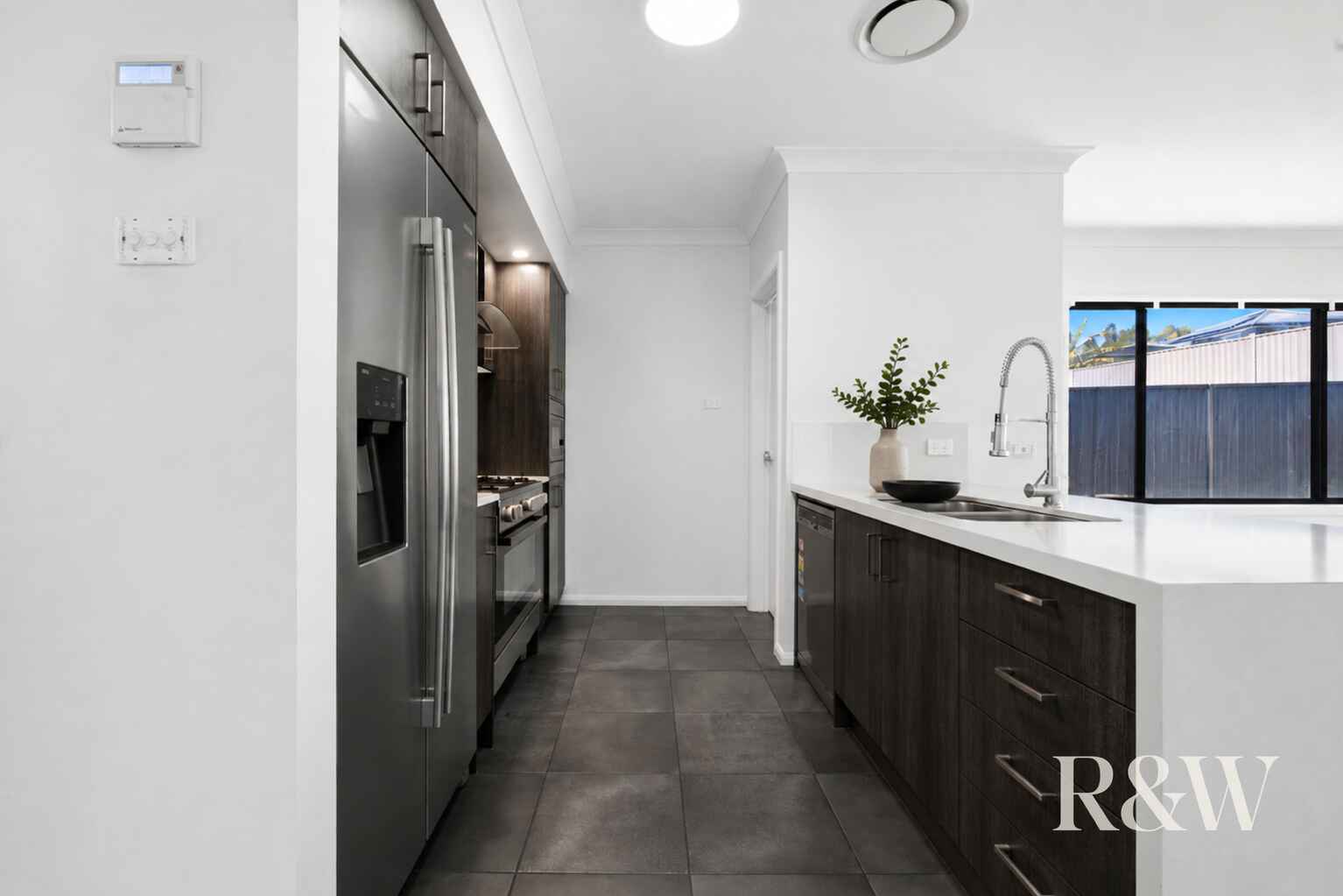 9 Arkley Avenue Claymore 9 Arkley Avenue Claymore