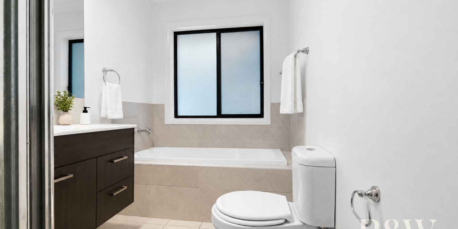 9 Arkley Avenue Claymore 9 Arkley Avenue Claymore