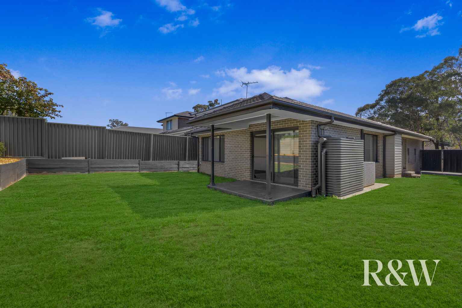 9 Arkley Avenue Claymore 9 Arkley Avenue Claymore