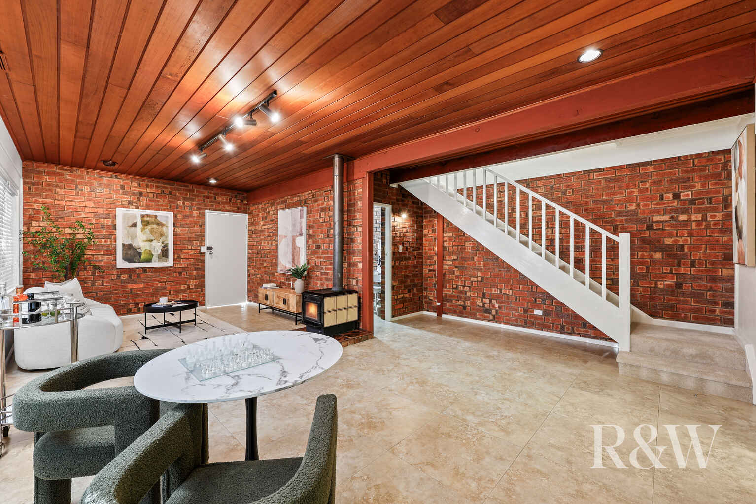 24 AKUNA AVENUE Bradbury
