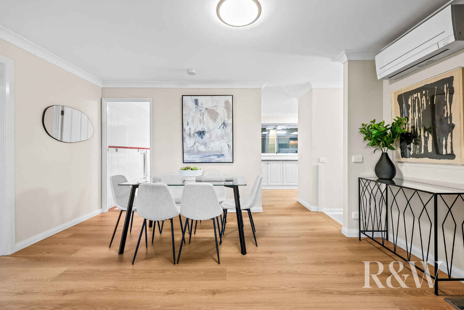 24 AKUNA AVENUE Bradbury