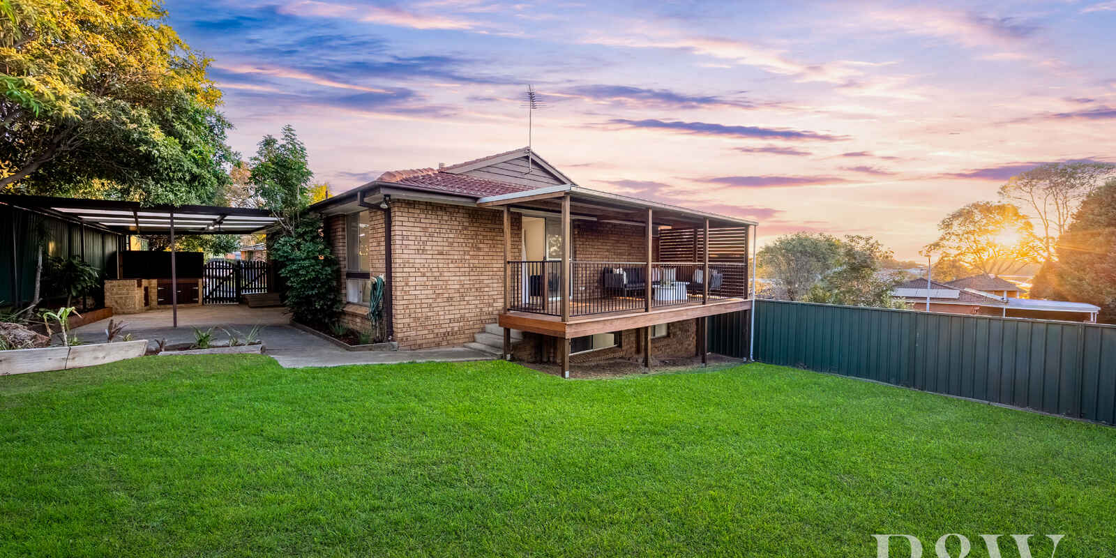 24 AKUNA AVENUE Bradbury