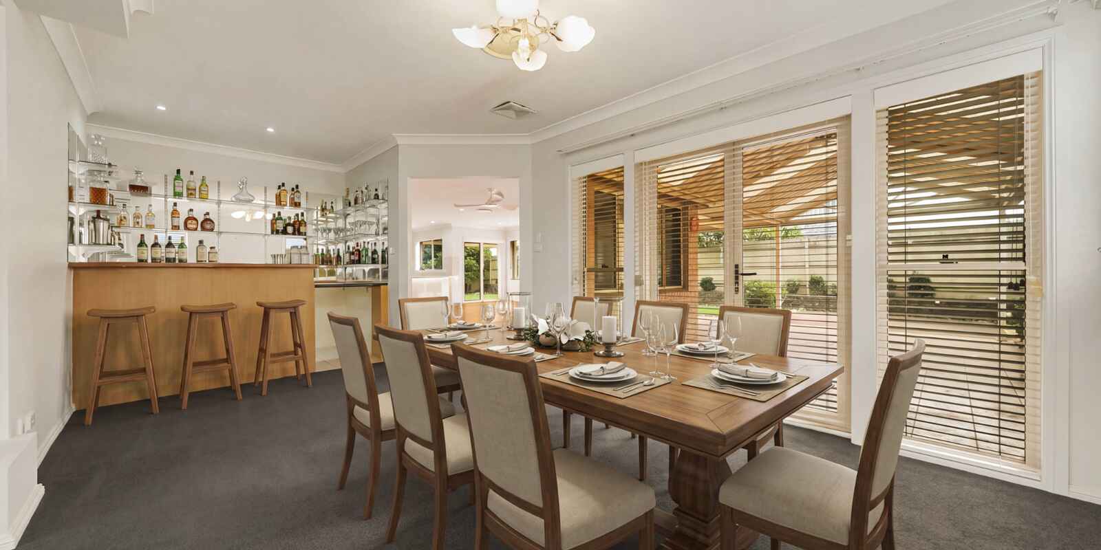 6 Forbes Way Macquarie Links