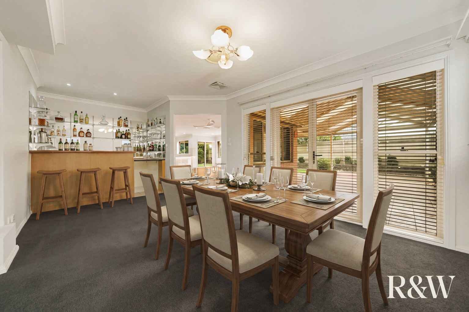 6 Forbes Way Macquarie Links
