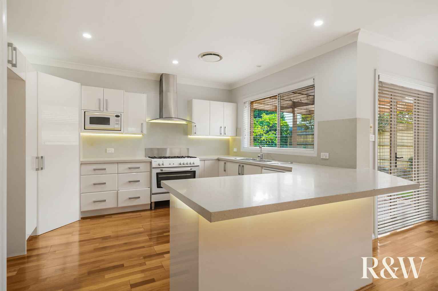 6 Forbes Way Macquarie Links