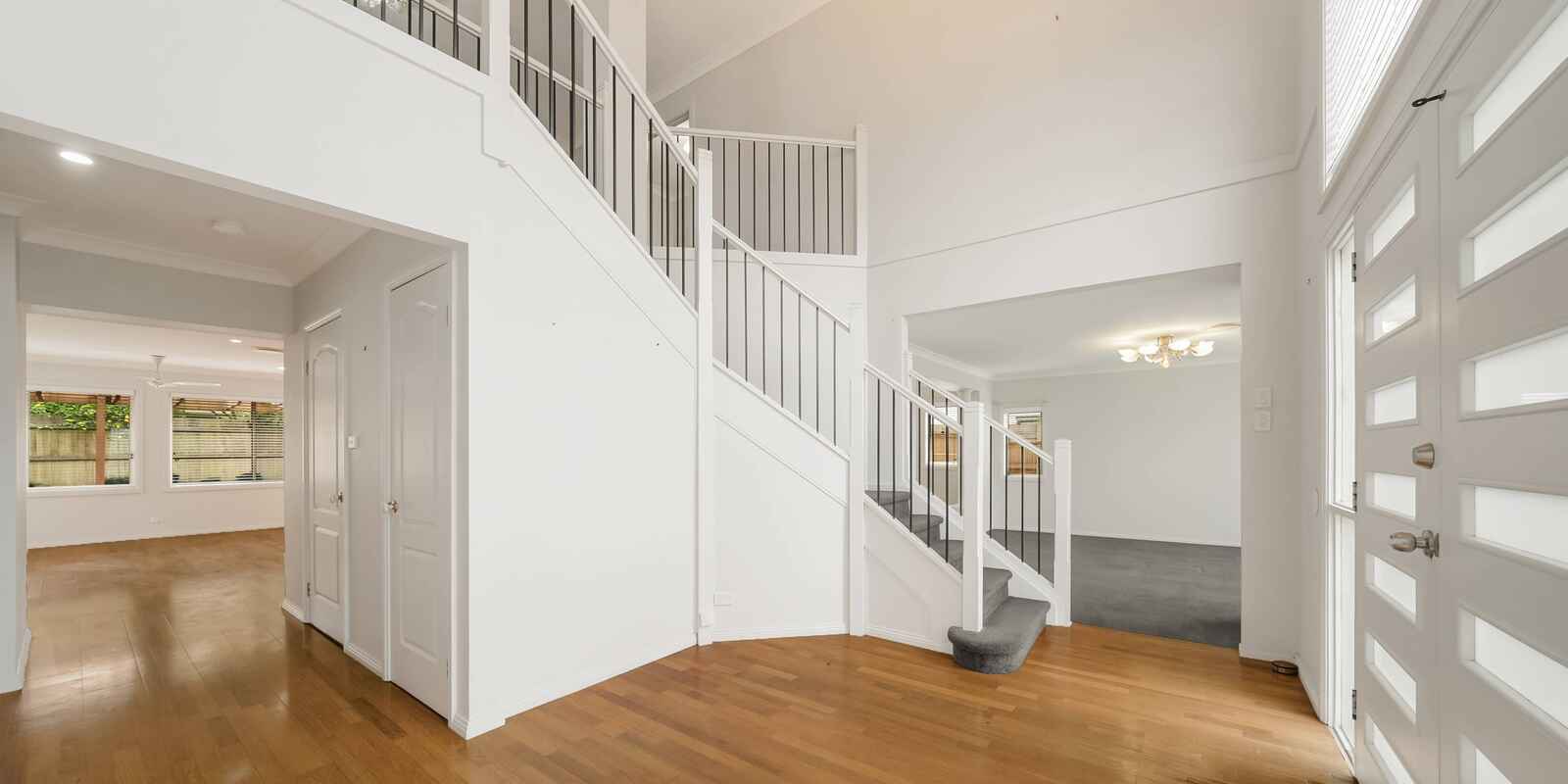 6 Forbes Way Macquarie Links