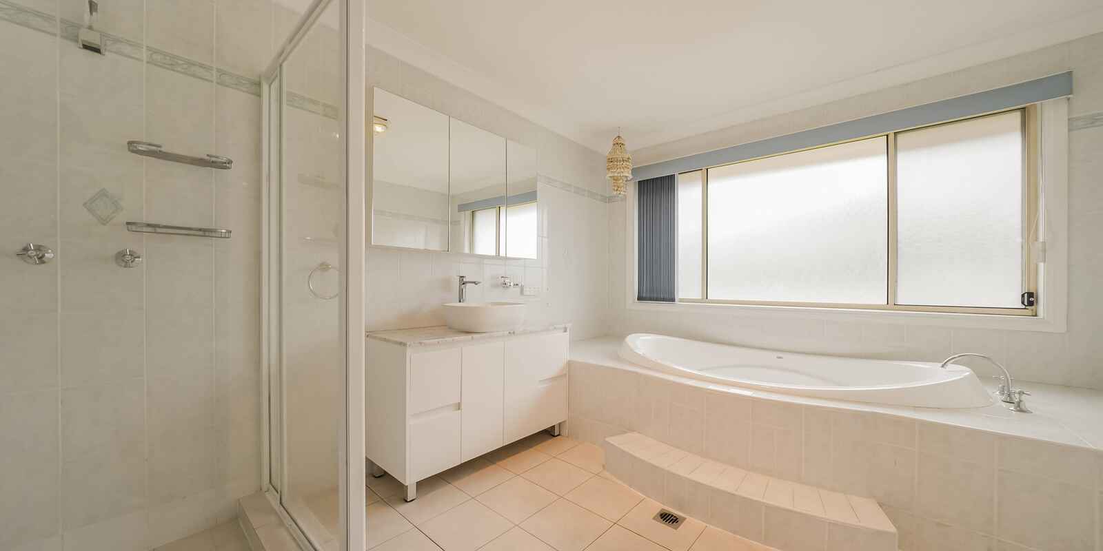 6 Forbes Way Macquarie Links