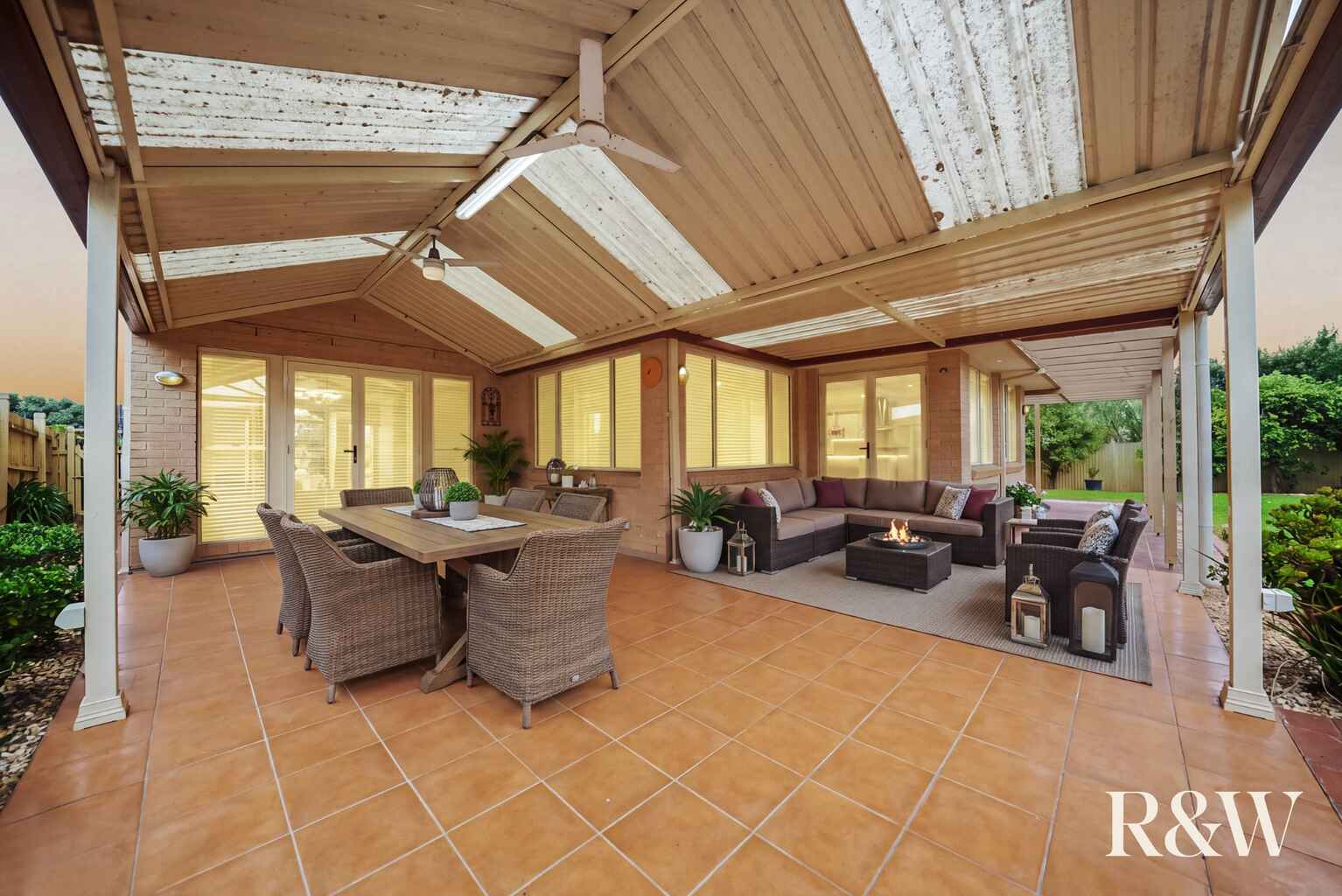 6 Forbes Way Macquarie Links