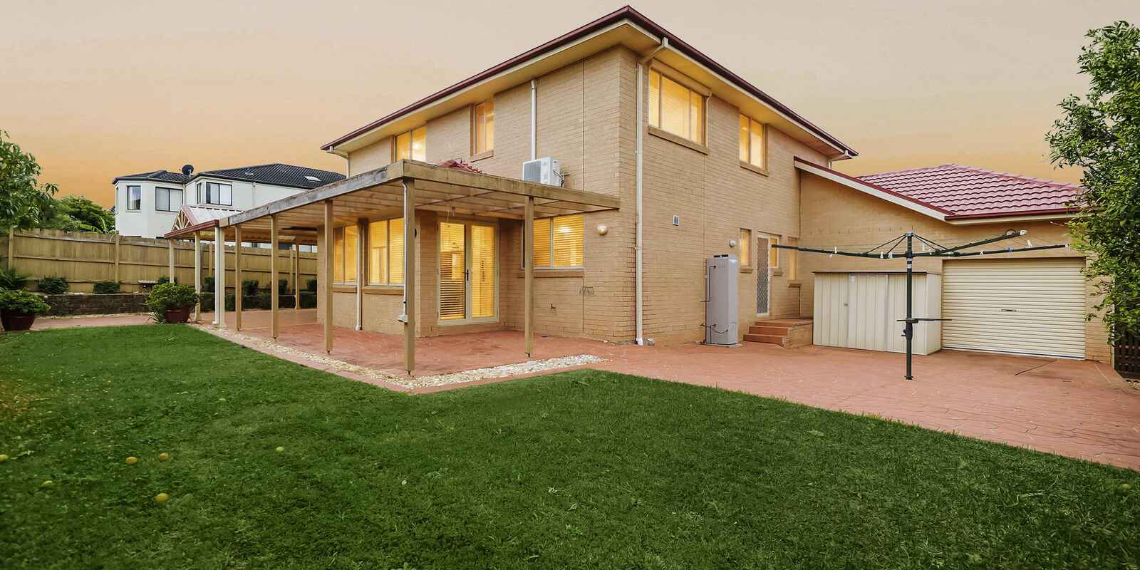 6 Forbes Way Macquarie Links