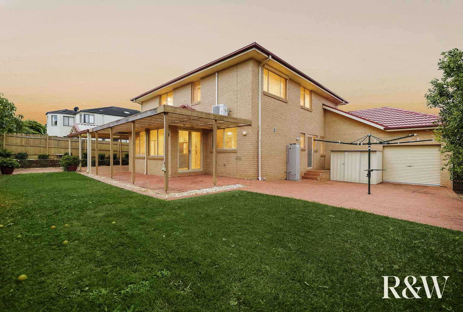 6 Forbes Way Macquarie Links
