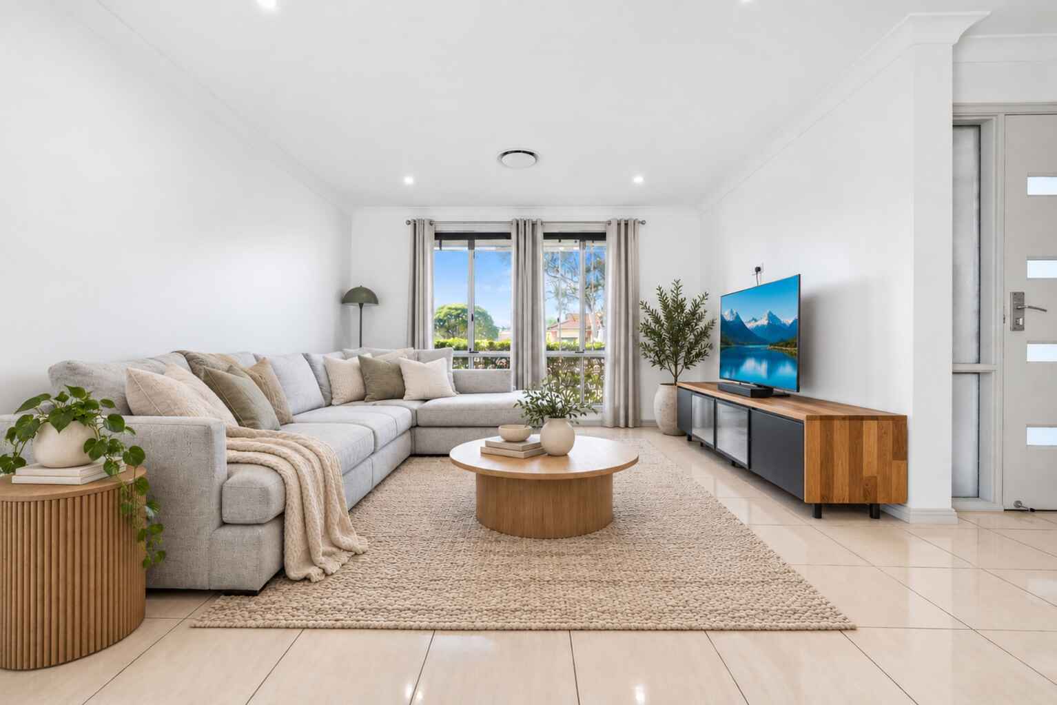 4 FRIGATE-BIRD AVENUE Hinchinbrook