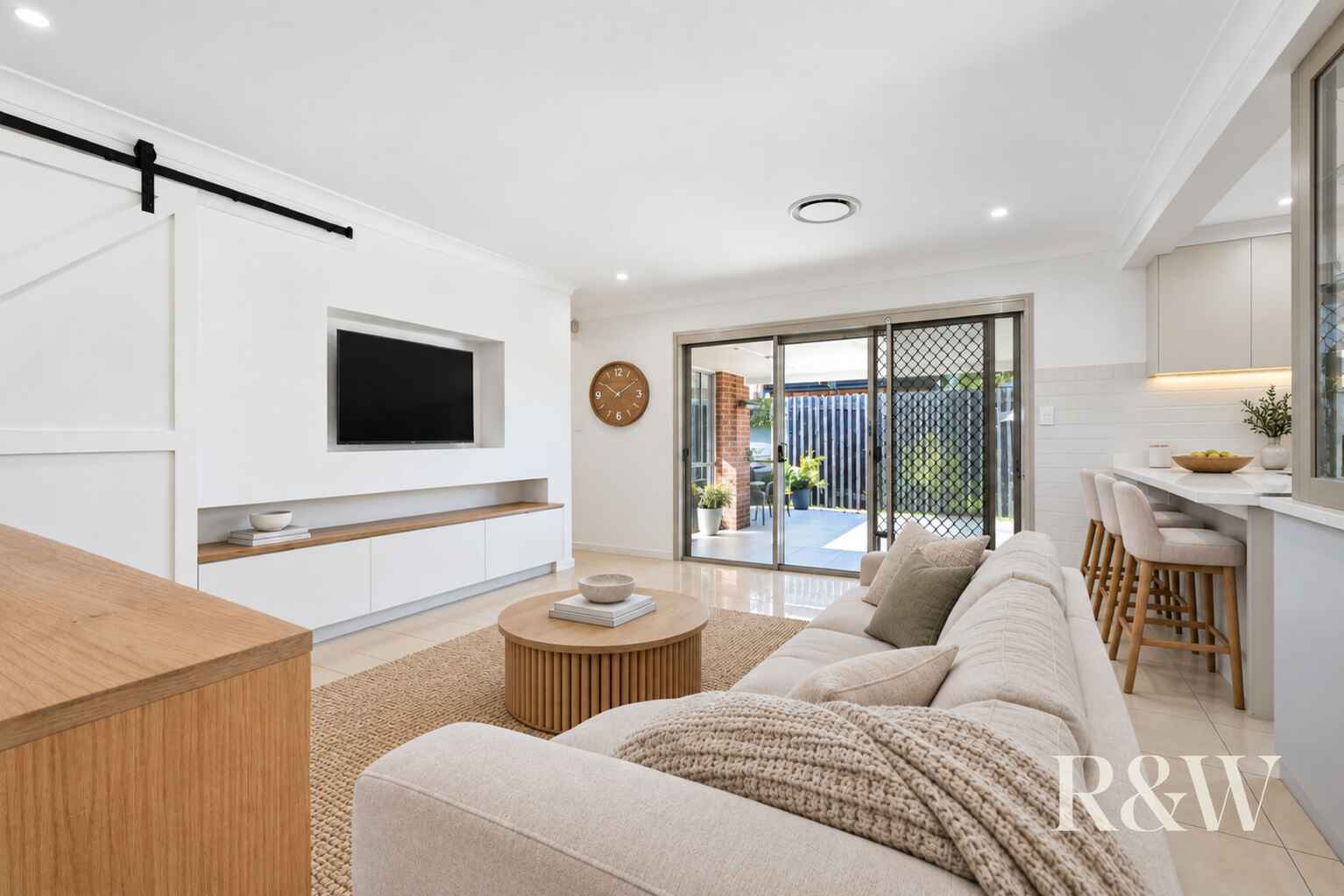 4 FRIGATE-BIRD AVENUE Hinchinbrook