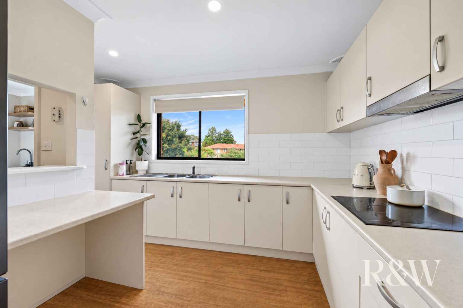 40 PARKHILL AVENUE Leumeah