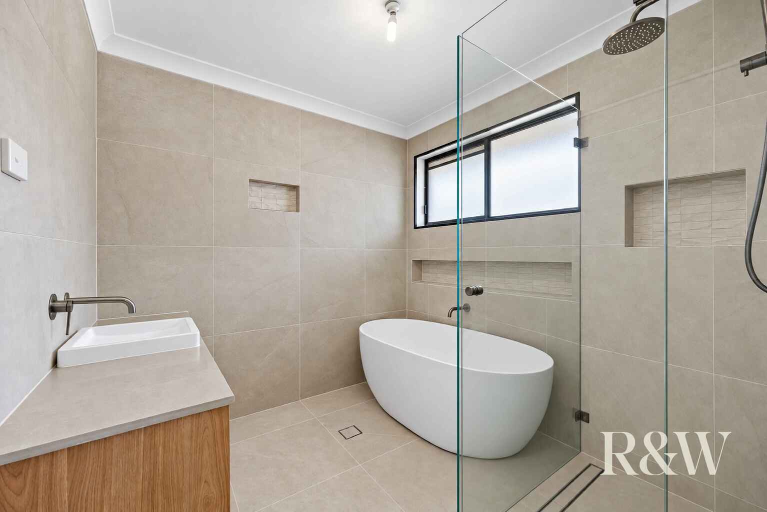 40 PARKHILL AVENUE Leumeah