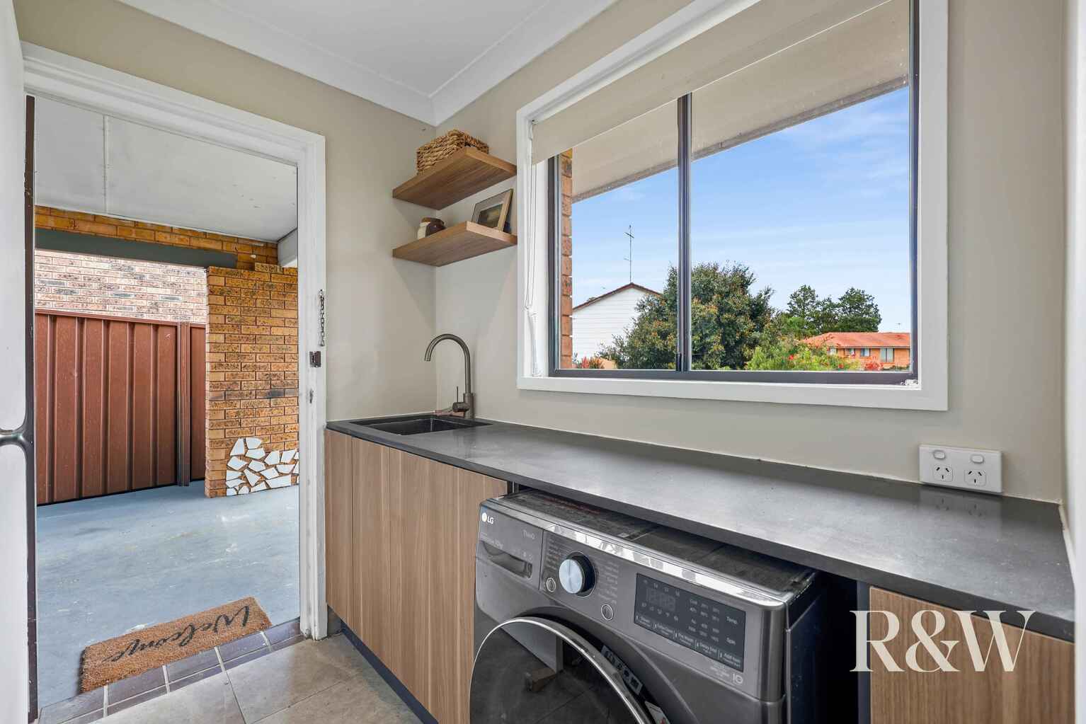 40 PARKHILL AVENUE Leumeah