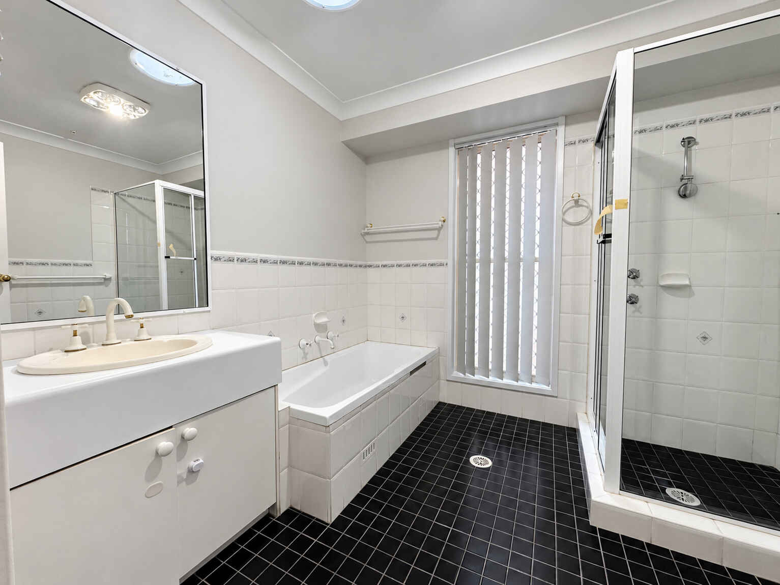 65 Kittyhawk Crescent Raby 65 Kittyhawk Crescent Raby