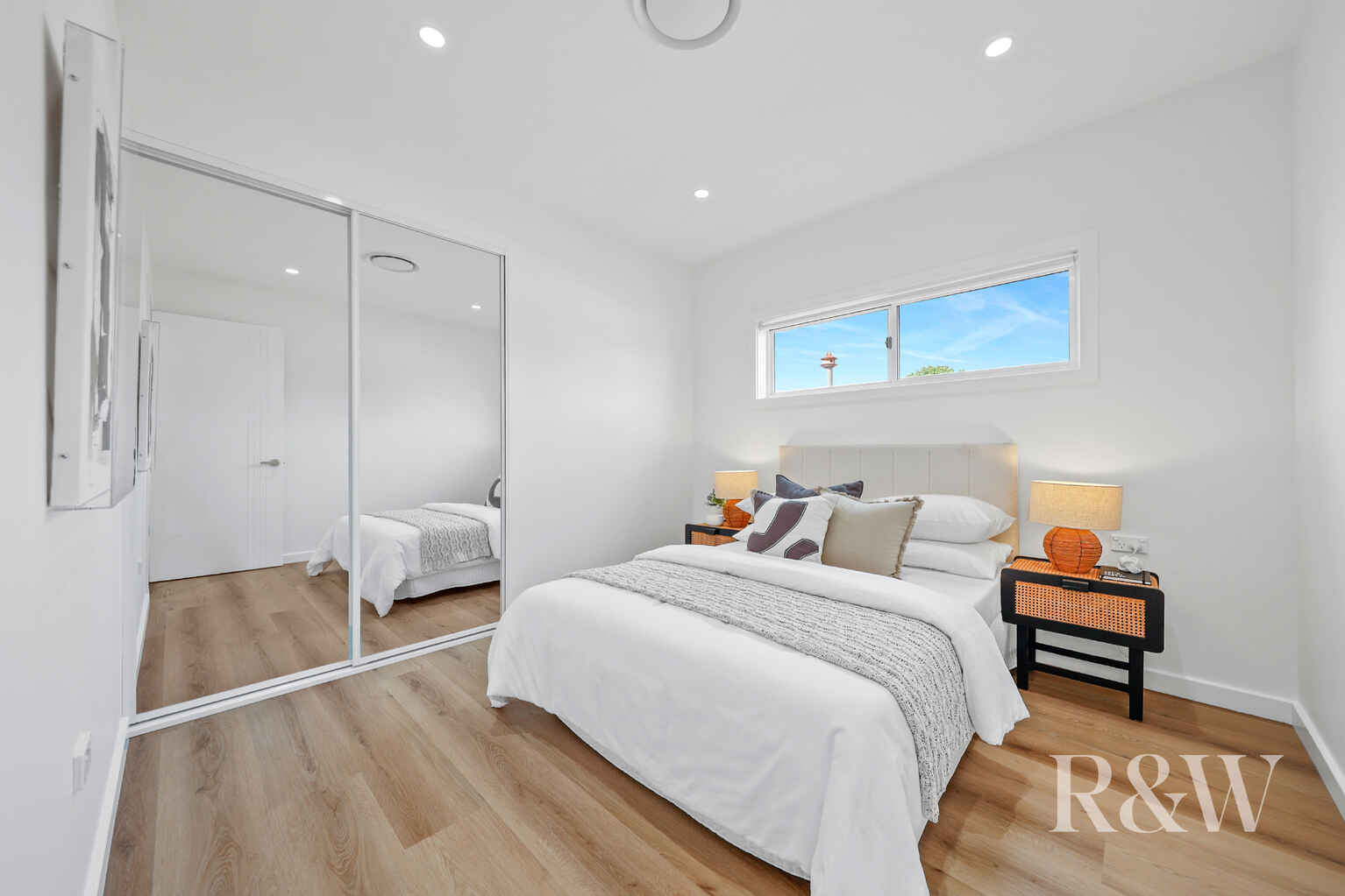 33 CARINDA STREET Ingleburn