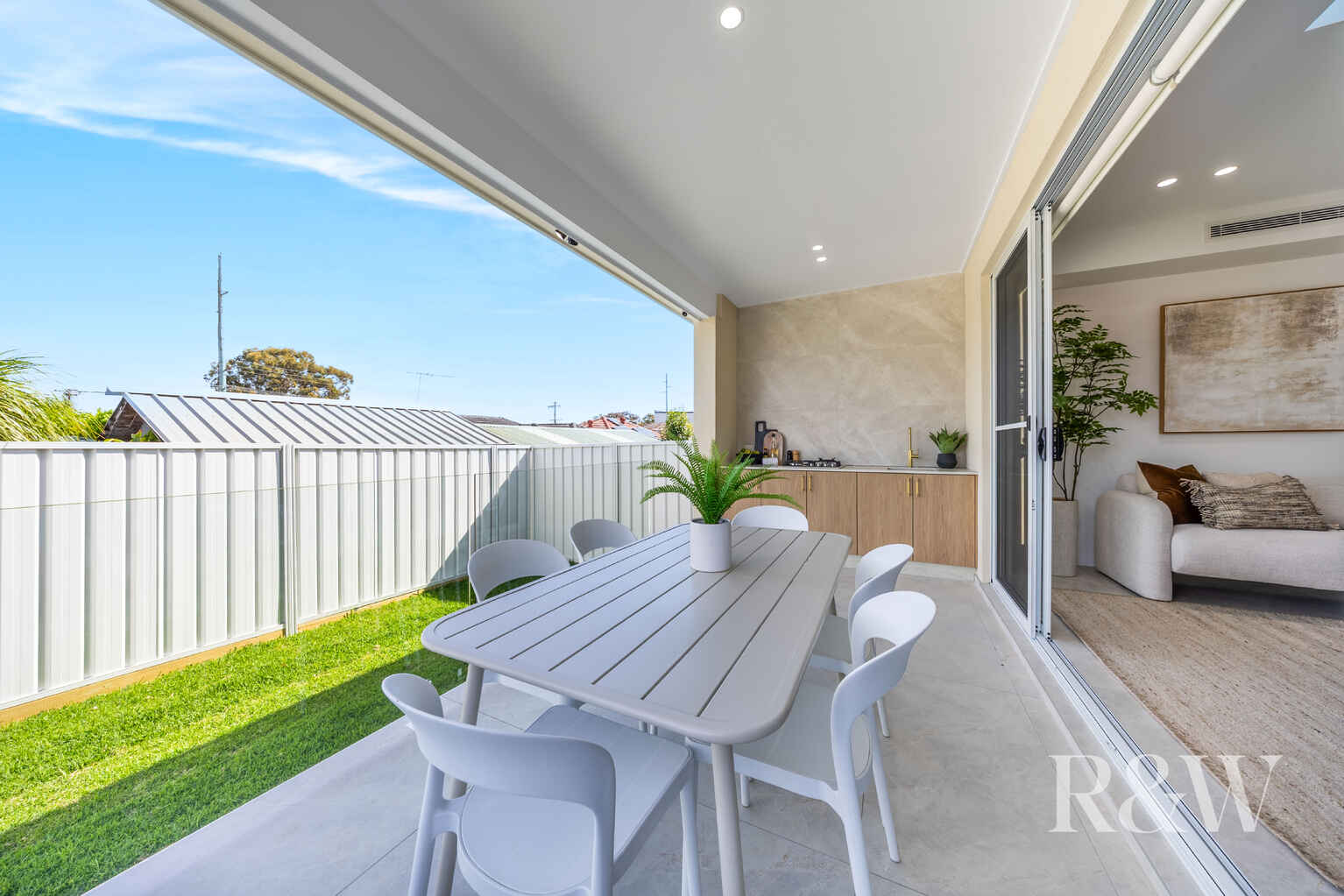 33 CARINDA STREET Ingleburn