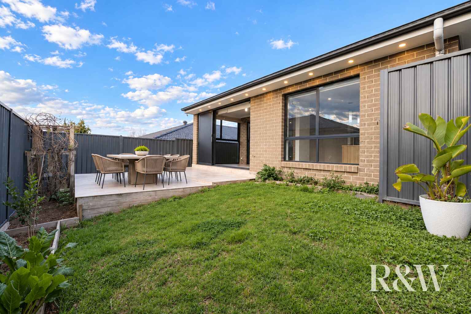25B Evans Street Oran Park