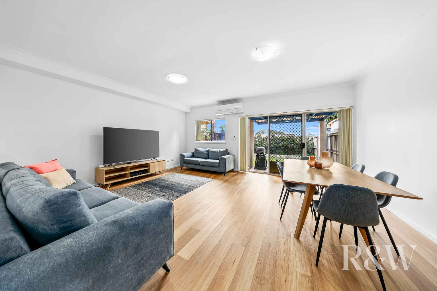 49/17 POPLAR CRESCENT Bradbury 49/17 POPLAR CRESCENT Bradbury