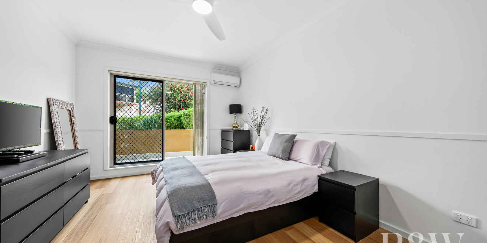 49/17 POPLAR CRESCENT Bradbury 49/17 POPLAR CRESCENT Bradbury
