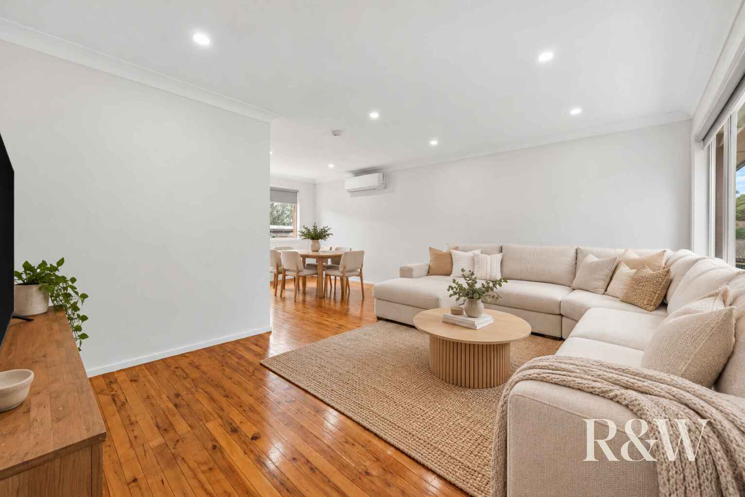 32 POPLAR CRESCENT Bradbury 32 POPLAR CRESCENT Bradbury